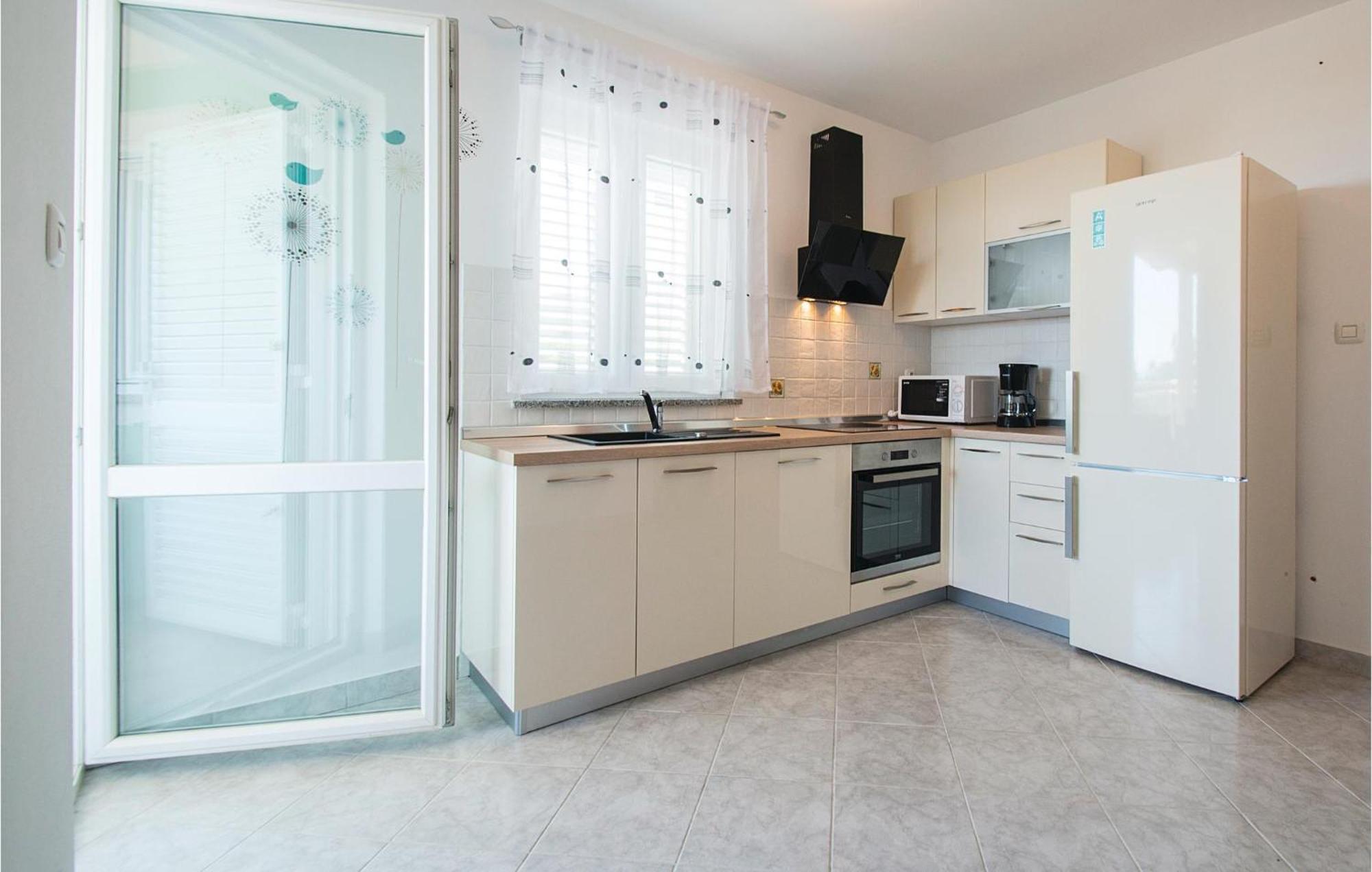 Amazing Apartment In Labin With House Sea View Exterior photo
